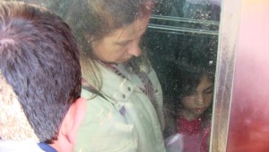 bodrum-anne-kız asansörde mahsur kaldı