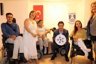 YAKAKÖY SEVGİ SANAT ATÖLYESİ SERGİSİ AÇILDI