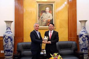 YENİ ÜYEYİ GALİP GÜR KABUL ETTİ