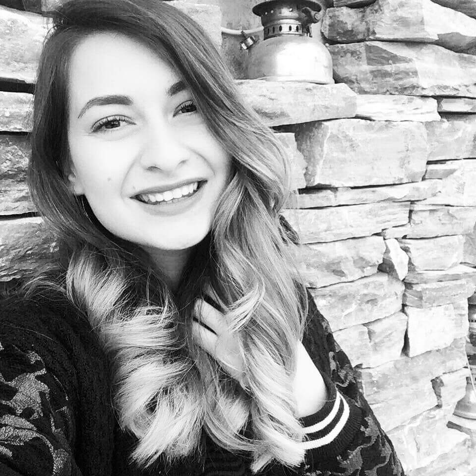 Esra Öğretmenden Acı Haber