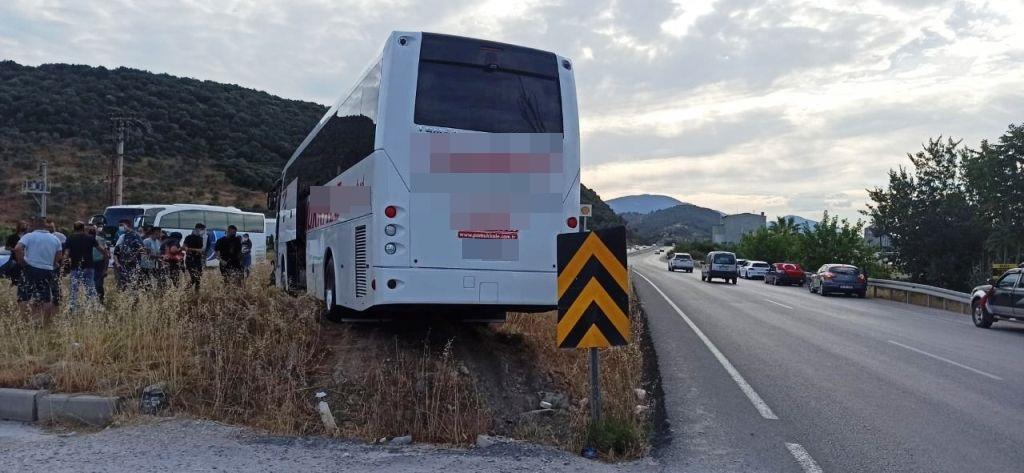 Otobüs Yoldan Çıktı