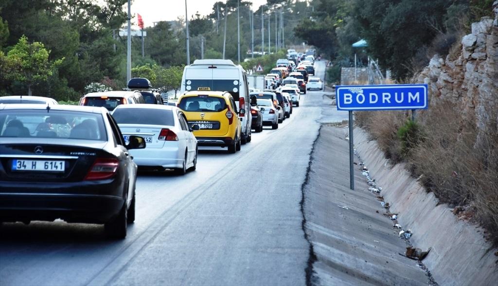 Araç ve Yaya Trafiği Zirvede