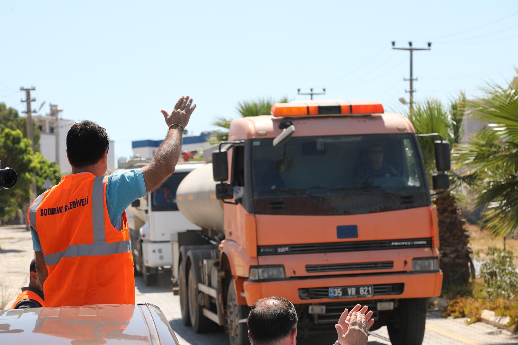 Yangın Kahramanlarını Alkışlarla Uğurlandı