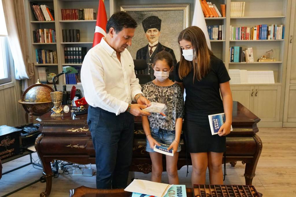 Minik Yüreklerden Anlamlı Bağış