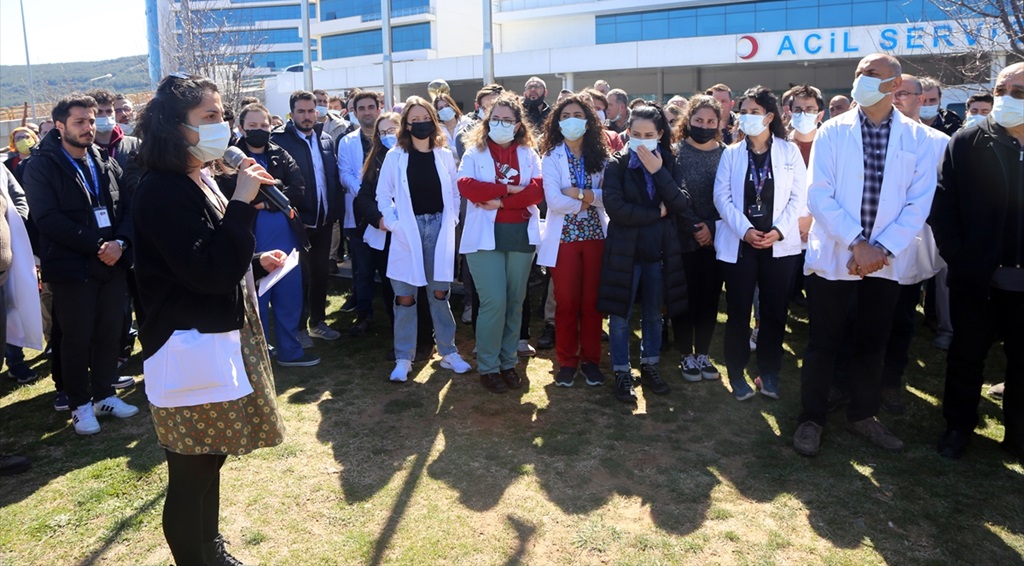 Hastanede Darbedilen Doktor Şikayetçi Oldu