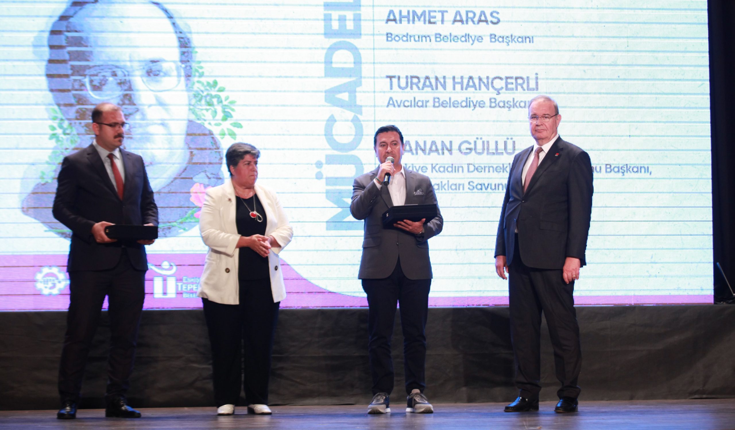 “Yılın Mücadeleci Başkanı” Ahmet Aras