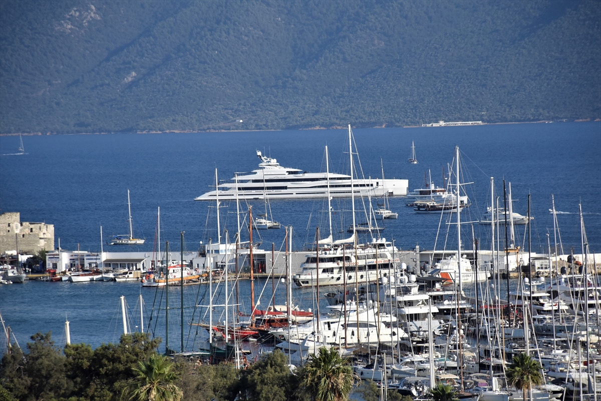 Bodrum mega yatları ağırlıyor