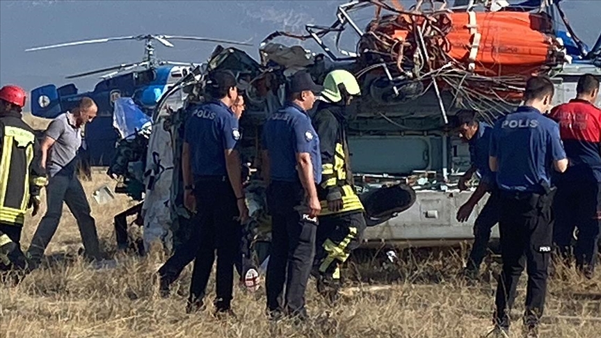 Yangın Söndürme Helikopteri Düştü