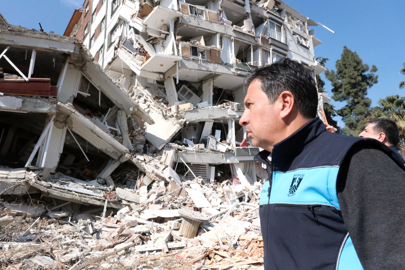 Belediye, Deprem Bölgesinde Çalışmalarını Sürdürüyor