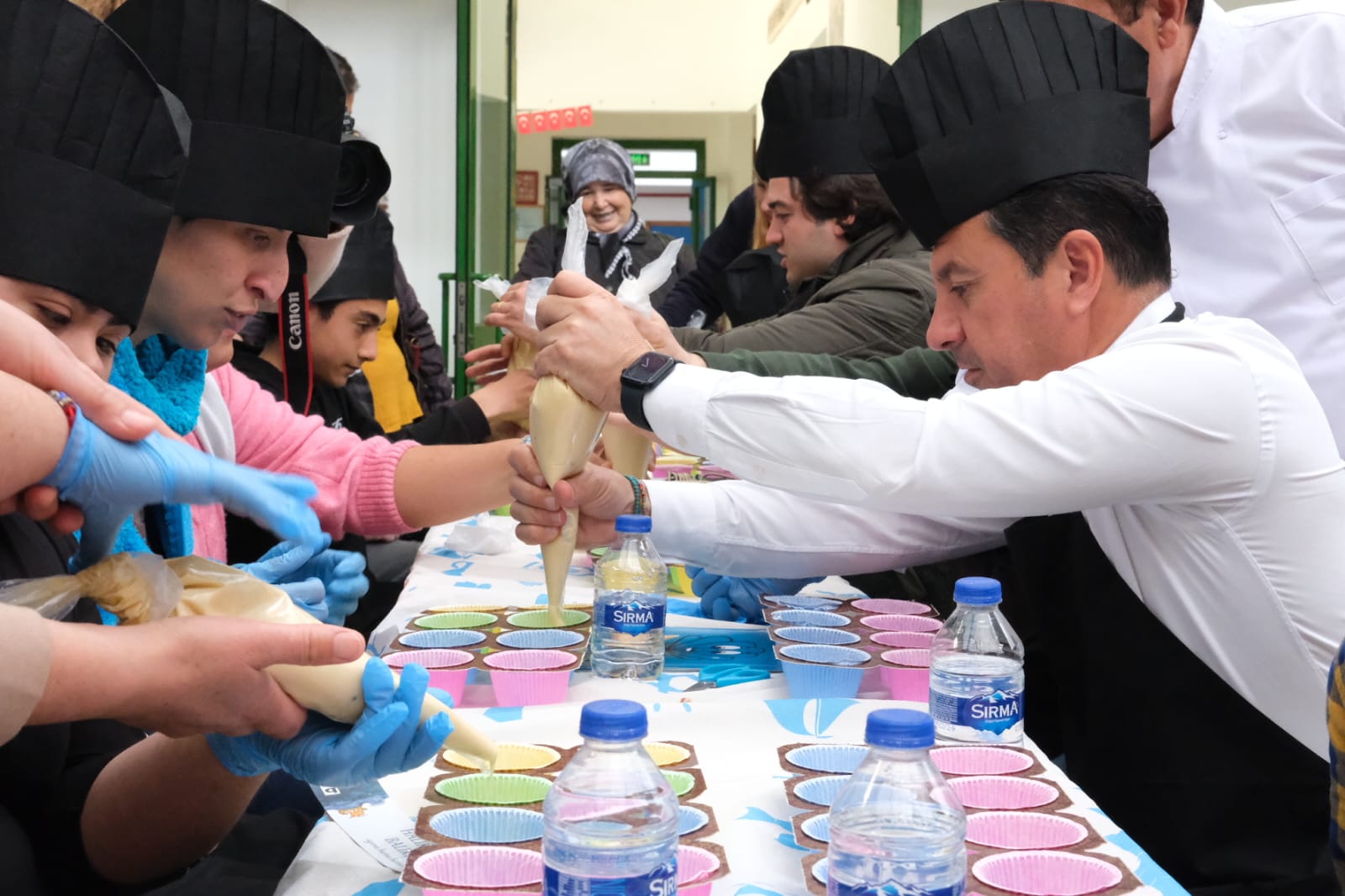 Başkan Aras'ta Onlarla Eğelendi