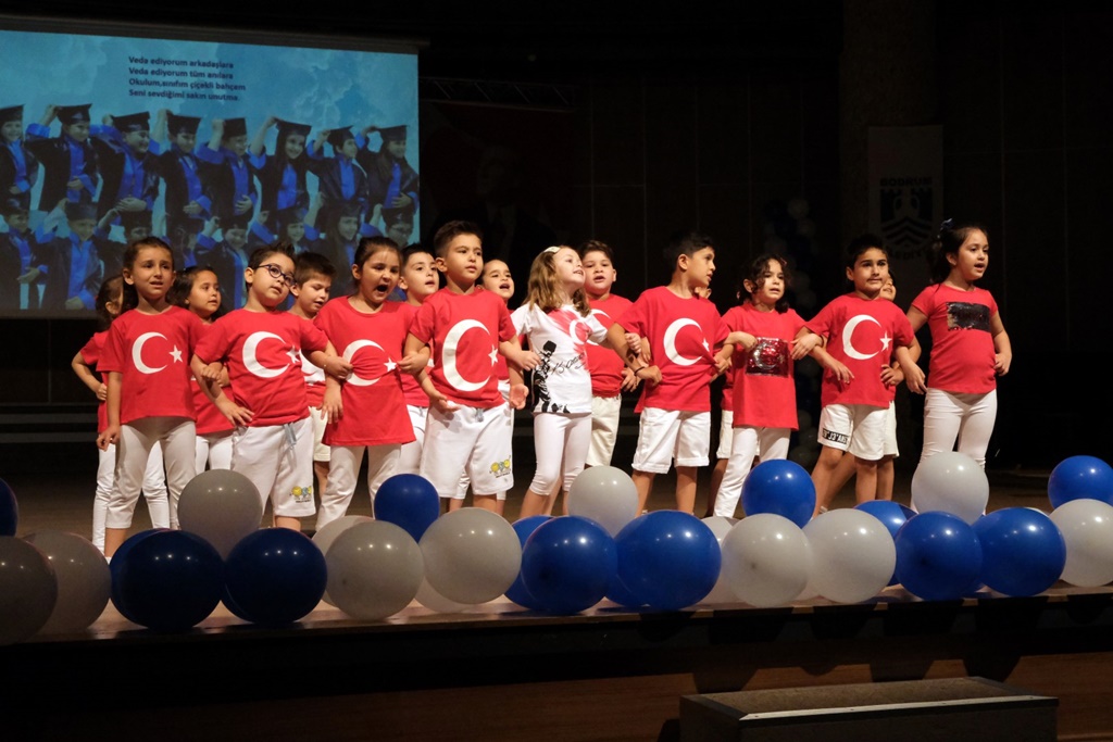 Belediye Anaokulu İkinci Mezunlarını Verdi