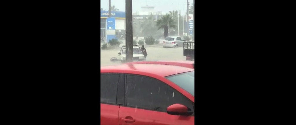 Sağanak Bir Anda Vurdu