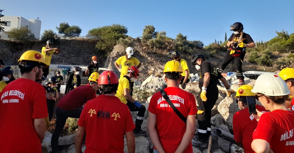 Arama Kurtarma Ekibi Eğitimlerine Devam Ediyor