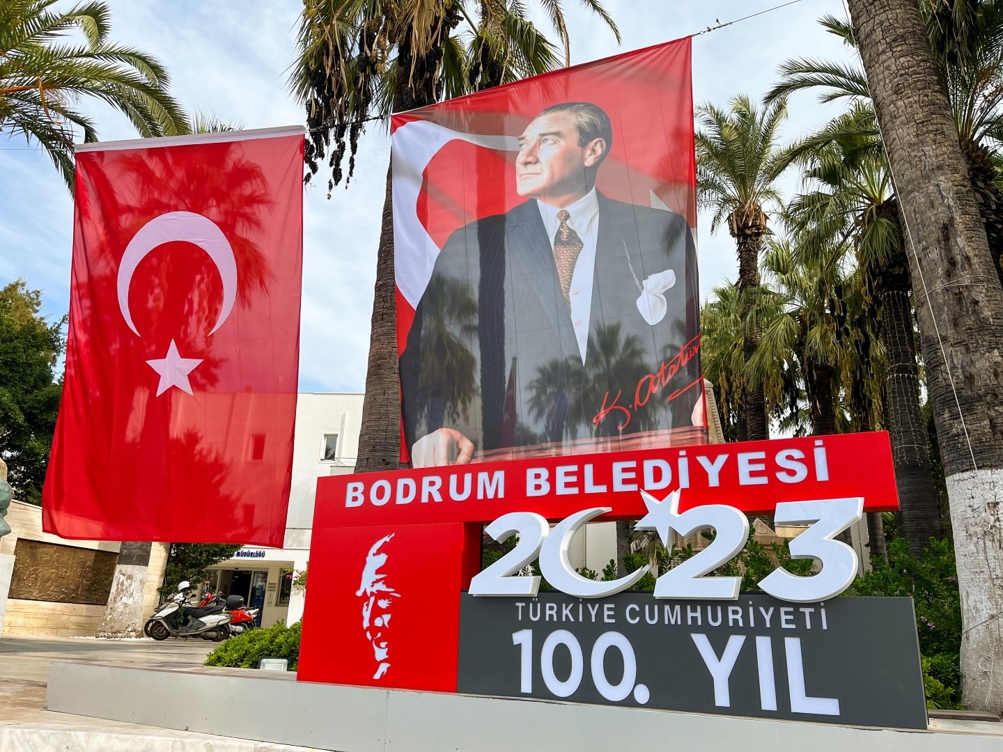 Başkan Aras’tan Bayrak Çağrısı