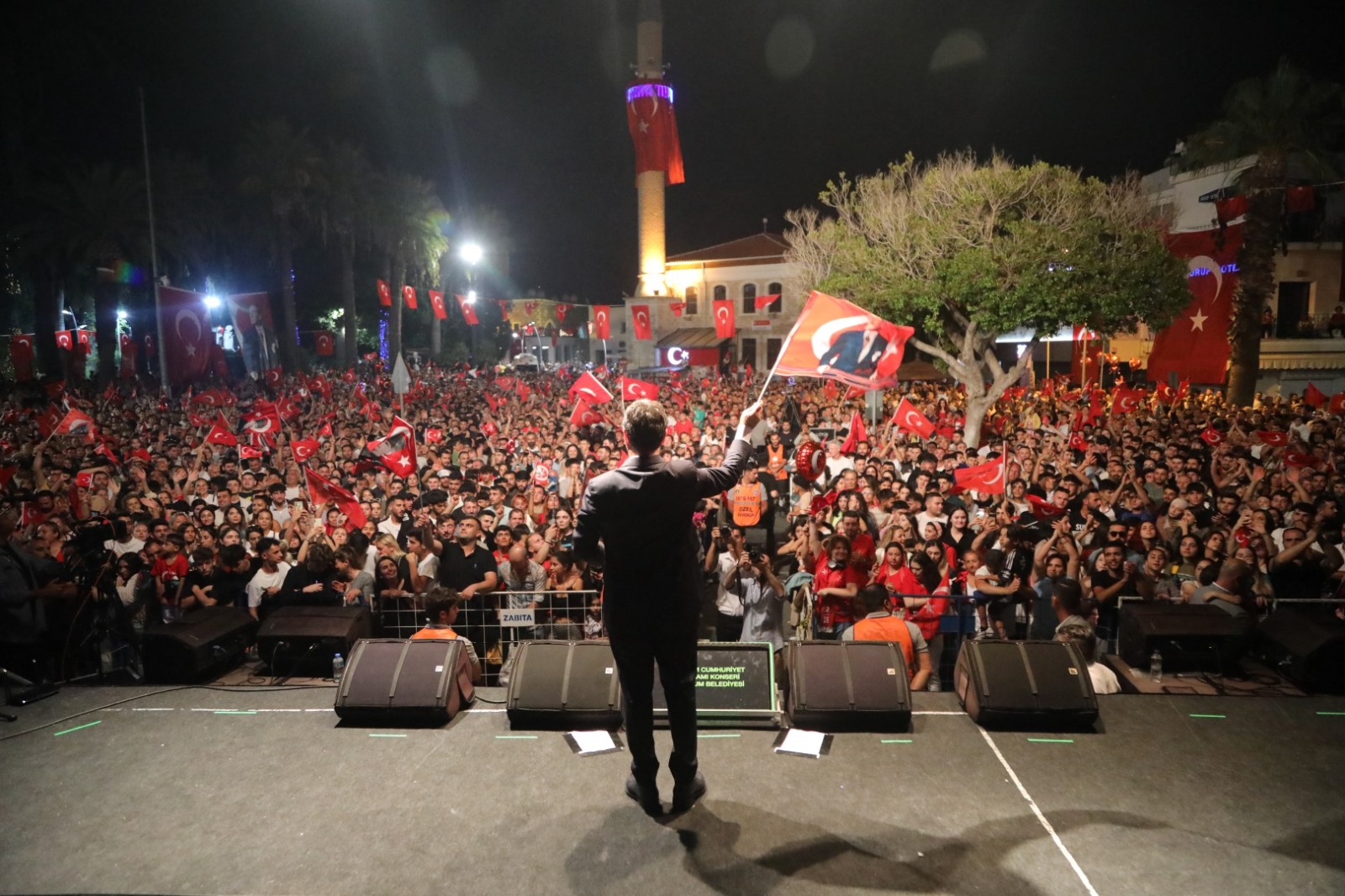 Bodrum’da Meydanları Doldu Taştı