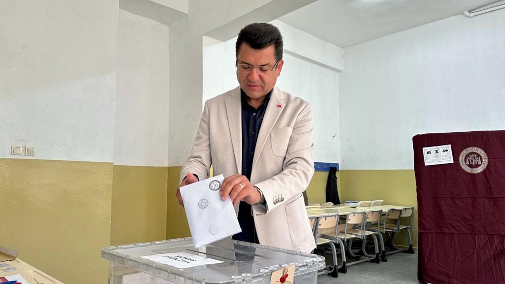 Tosun Oyunu Kullandı