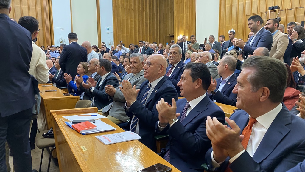 Aras, CHP Grup Toplantısına Katıldı