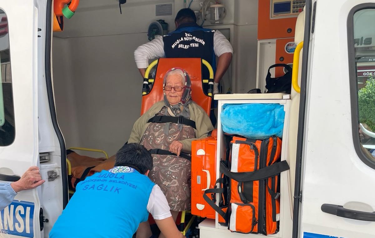 Ekipler Vatandaşları Sandığa Götürdü