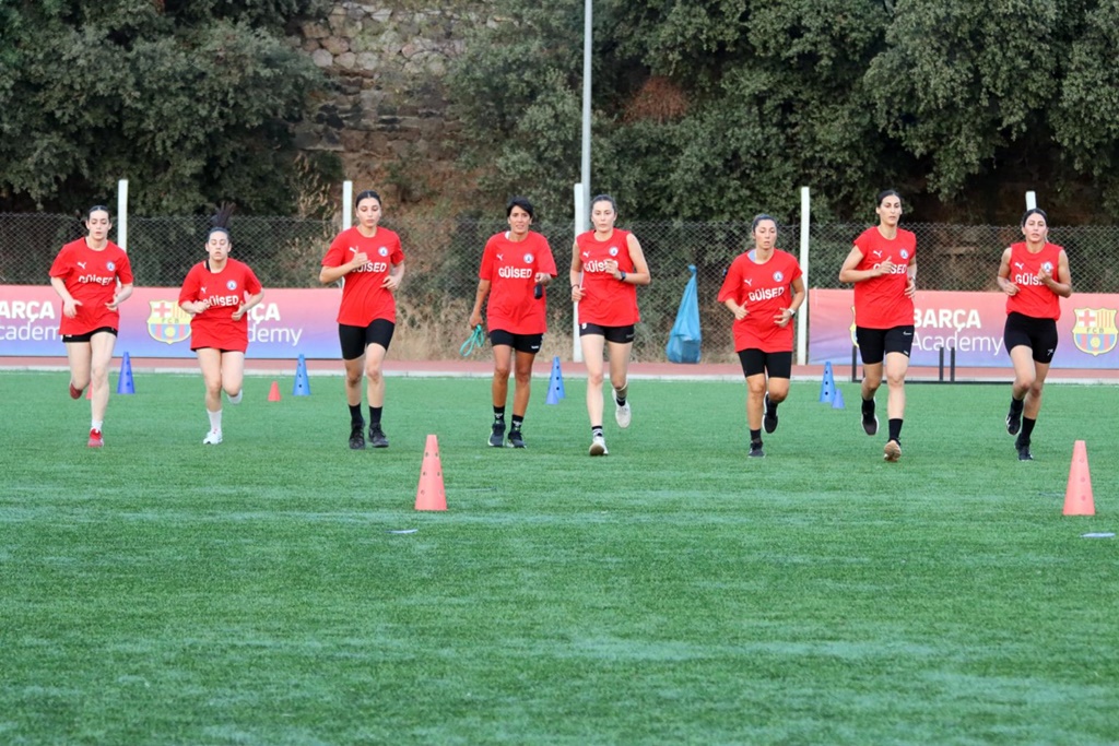 Denizin Kızları İlk Antrenmanına Çıktı