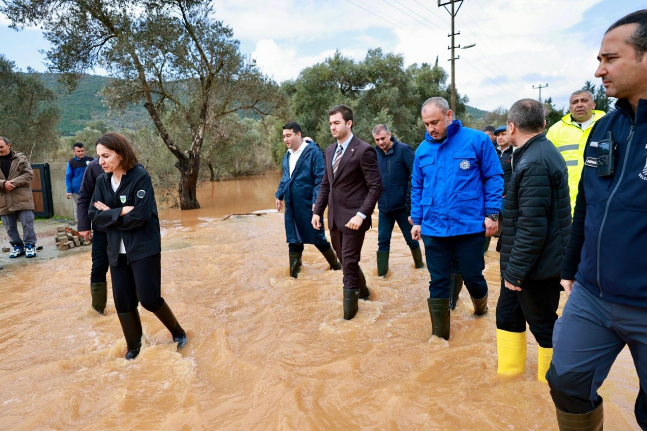 Başkan Mandalinci Su Taşkınlarının Yaşandığı Kızılağaç’ta İncelemelerde Bulundu