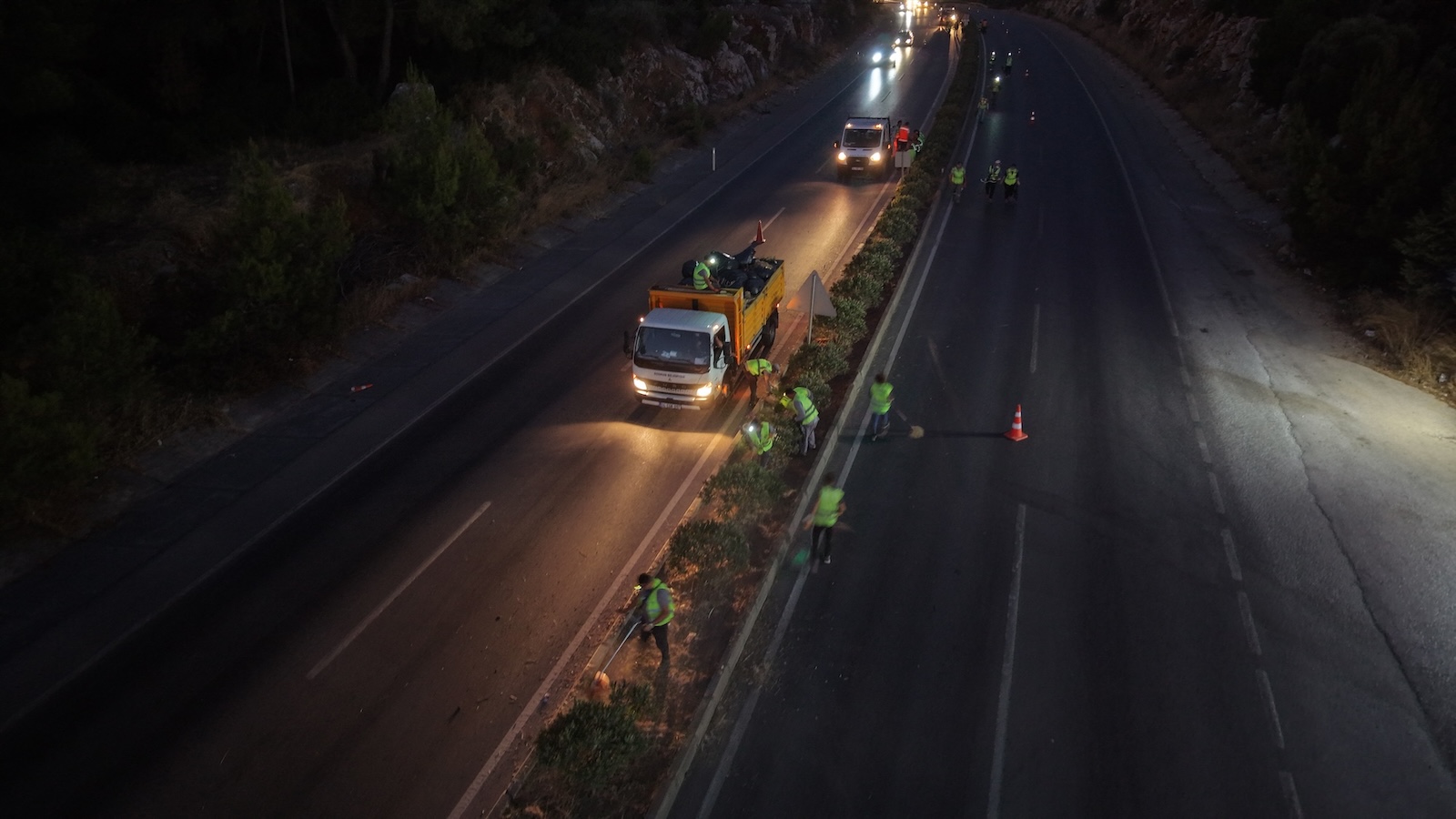 Emin Anter Bulvarı'nda Gece Mesaisi