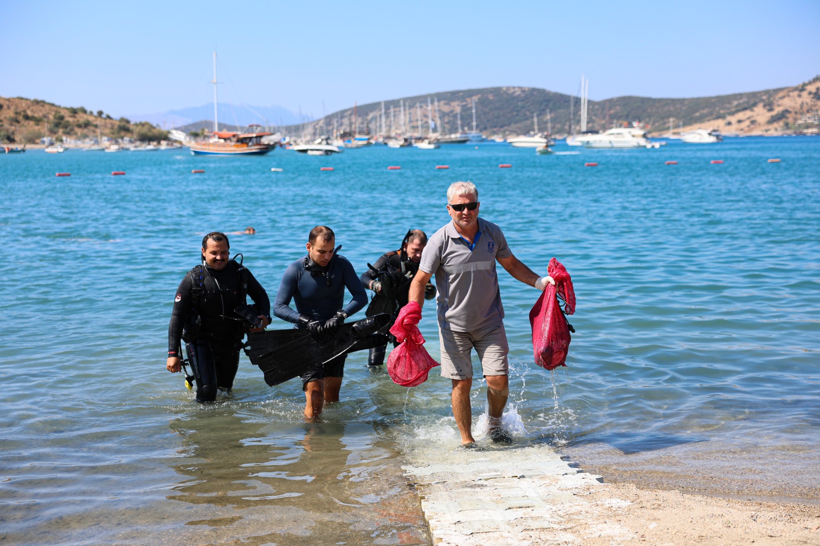 Gümbet’te Deniz Dibi Temizliği