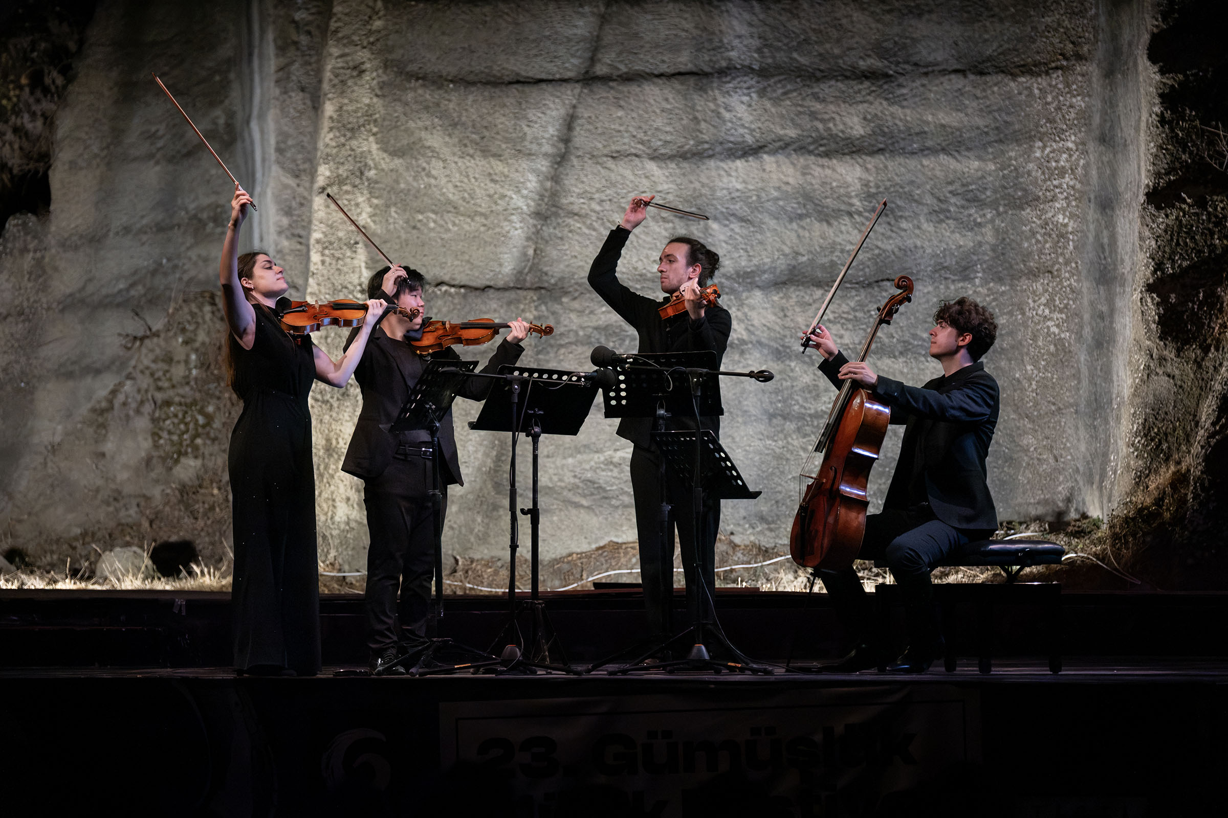 Tarihi Taş Ocağında Varyon Quartet Rüzgârı