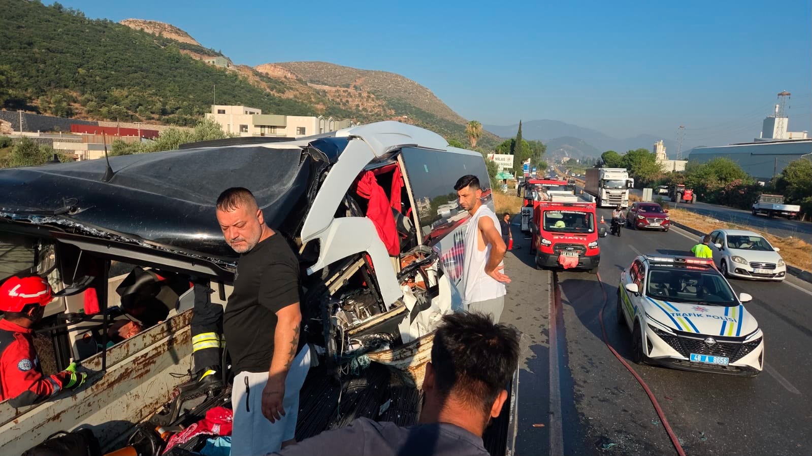 Feci Kaza: 2 Ölü 18 Yaralı