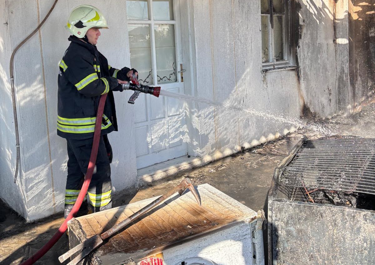 Buzdolabı Kablosu Yangına Neden Oldu